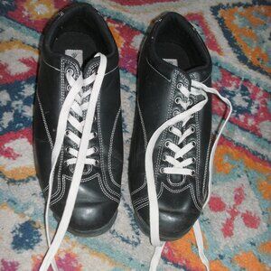 Dunlop Sport Black Lace Up Non Marking Outsole Bowling Shoes men size 11